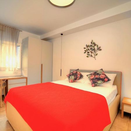Apartments Villa Rojnica Jelsa  Εξωτερικό φωτογραφία